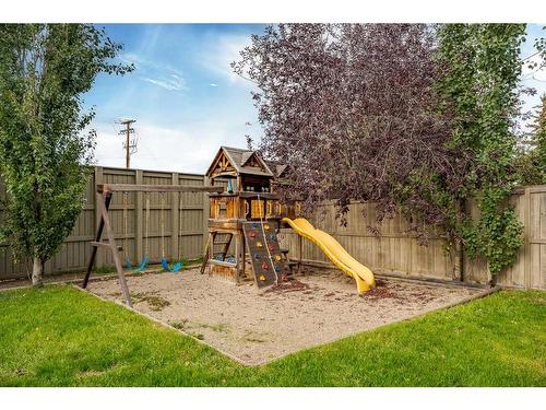 134 Coopers Bay Sw, Airdrie, AB - Outdoor With Backyard