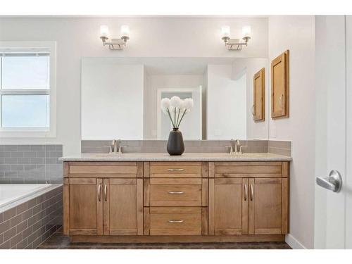 130 Reunion Landing Nw, Airdrie, AB - Indoor Photo Showing Bathroom