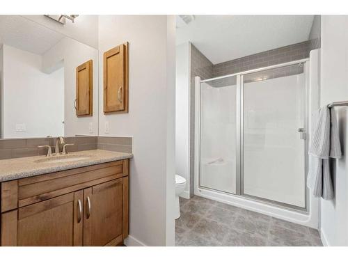 130 Reunion Landing Nw, Airdrie, AB - Indoor Photo Showing Bathroom