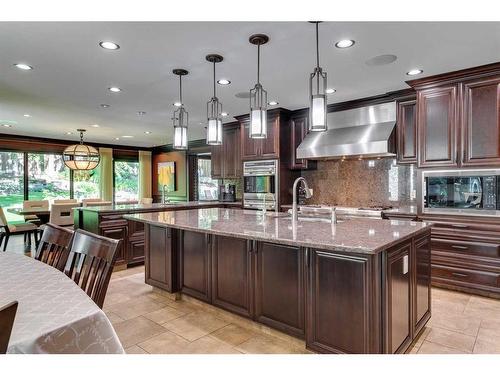 40 Eagle Ridge Place Sw, Calgary, AB - Indoor Photo Showing Kitchen With Upgraded Kitchen