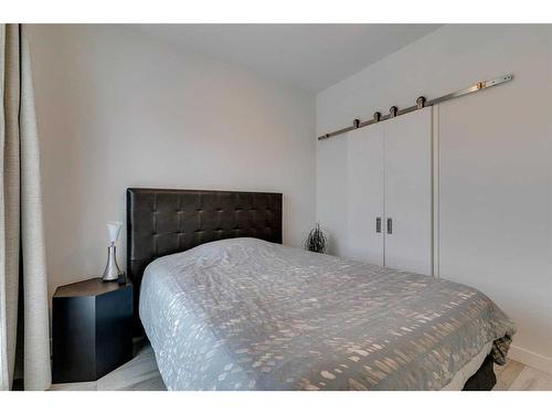 4057 Norford Avenue Nw, Calgary, AB - Indoor Photo Showing Bedroom