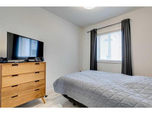 4057 Norford Avenue Nw, Calgary, AB - Indoor Photo Showing Bedroom