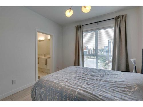 4057 Norford Avenue Nw, Calgary, AB - Indoor Photo Showing Bedroom