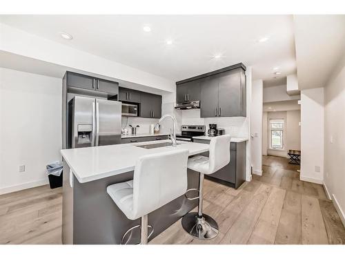 103-1632 20 Avenue Nw, Calgary, AB - Indoor Photo Showing Kitchen