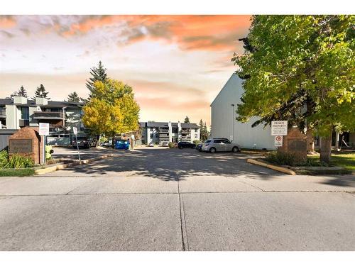 328-10120 Brookpark Boulevard Sw, Calgary, AB - Outdoor