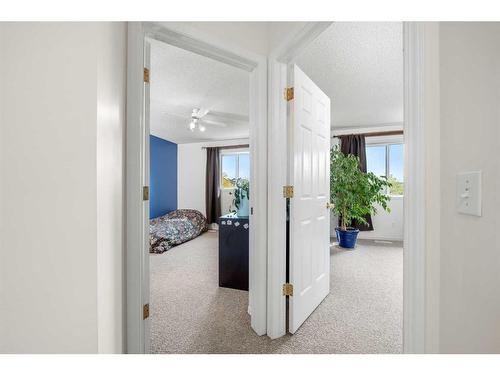 44 Crystalridge Close, Okotoks, AB - Indoor Photo Showing Other Room