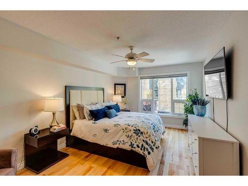 102-630 10 Street Nw, Calgary, AB - Indoor Photo Showing Bedroom