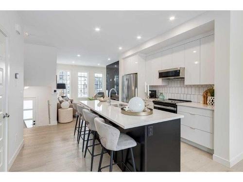 59 Greenbriar Place Nw, Calgary, AB - Indoor Photo Showing Kitchen With Upgraded Kitchen