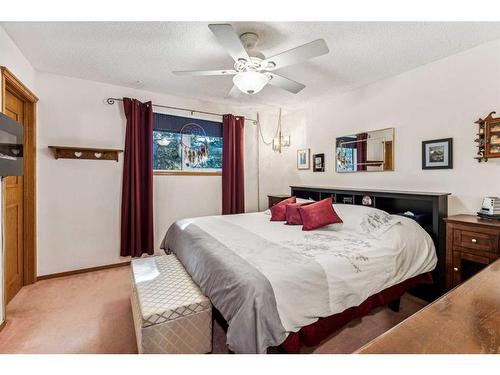 73 Manyhorses Drive, Rural Rocky View County, AB - Indoor Photo Showing Bedroom