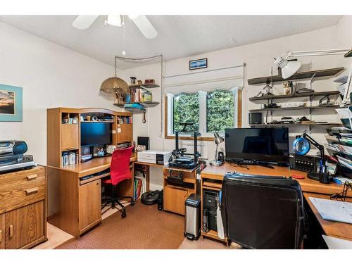 73 Manyhorses Drive, Rural Rocky View County, AB - Indoor Photo Showing Office