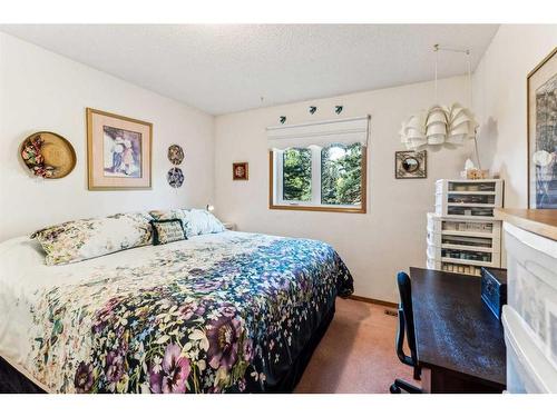 73 Manyhorses Drive, Rural Rocky View County, AB - Indoor Photo Showing Bedroom