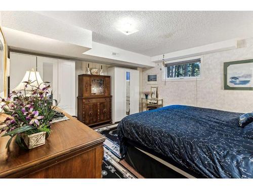 73 Manyhorses Drive, Rural Rocky View County, AB - Indoor Photo Showing Bedroom