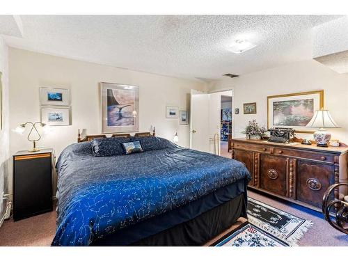 73 Manyhorses Drive, Rural Rocky View County, AB - Indoor Photo Showing Bedroom