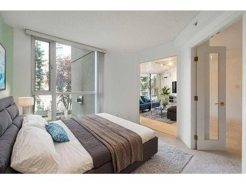 202-804 3 Avenue Sw, Calgary, AB - Indoor Photo Showing Bedroom