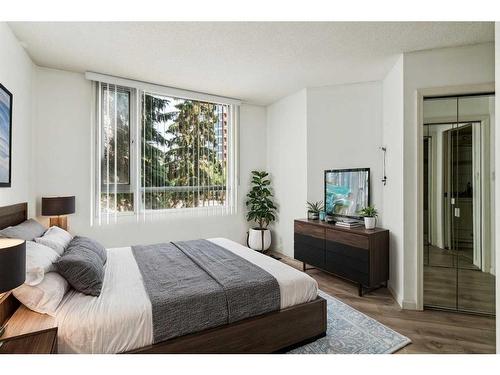 202-804 3 Avenue Sw, Calgary, AB - Indoor Photo Showing Bedroom