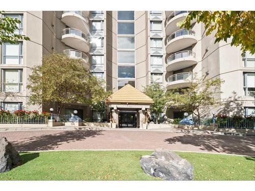 202-804 3 Avenue Sw, Calgary, AB - Outdoor With Balcony