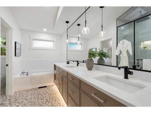 440 Wilverside Way Se, Calgary, AB - Indoor Photo Showing Bathroom