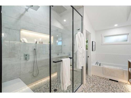 440 Wilverside Way Se, Calgary, AB - Indoor Photo Showing Bathroom