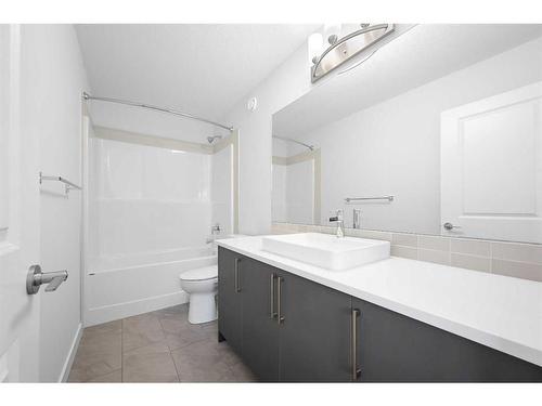 105 Marmot Walk Nw, Calgary, AB - Indoor Photo Showing Bathroom