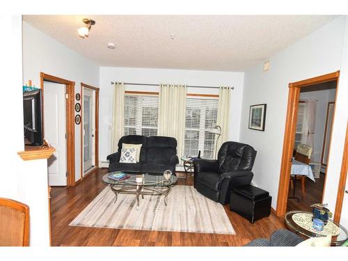 1305-151 Country Village Road Ne, Calgary, AB - Indoor Photo Showing Living Room