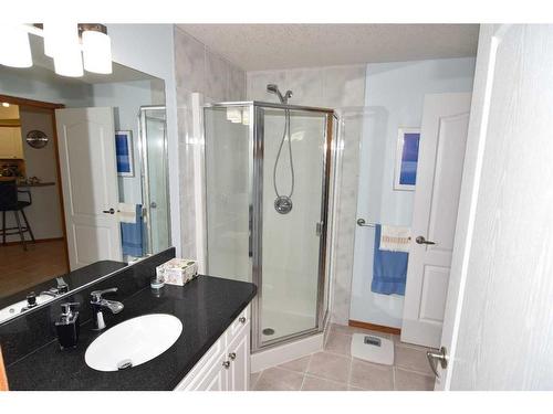 1305-151 Country Village Road Ne, Calgary, AB - Indoor Photo Showing Bathroom