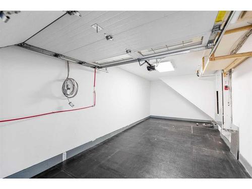 40 Cityscape Avenue Ne, Calgary, AB - Indoor Photo Showing Garage