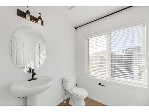 40 Cityscape Avenue Ne, Calgary, AB - Indoor Photo Showing Bathroom