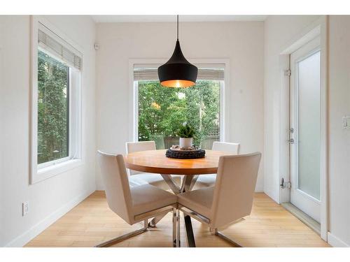 112 Wentworth Hill Sw, Calgary, AB - Indoor Photo Showing Dining Room