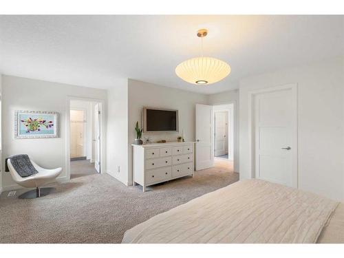 112 Wentworth Hill Sw, Calgary, AB - Indoor Photo Showing Bedroom