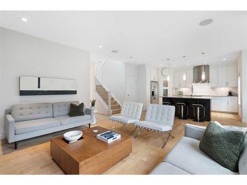 112 Wentworth Hill Sw, Calgary, AB - Indoor Photo Showing Living Room