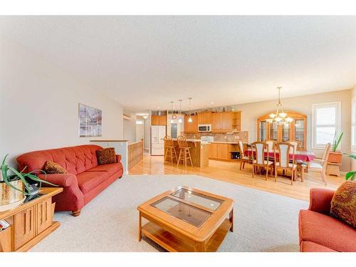 109 Panamount Road Nw, Calgary, AB - Indoor Photo Showing Living Room