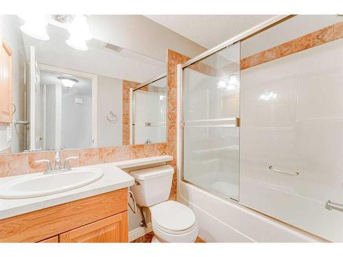 109 Panamount Road Nw, Calgary, AB - Indoor Photo Showing Bathroom