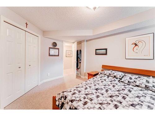 109 Panamount Road Nw, Calgary, AB - Indoor Photo Showing Bedroom