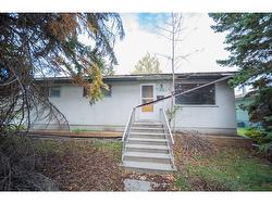 52 Chancellor Way NW Calgary, AB T2K 1Y1