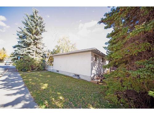 52 Chancellor Way Nw, Calgary, AB 