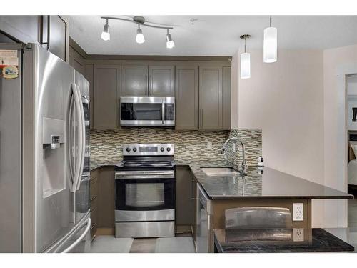 6111-155 Skyview Ranch Way Ne, Calgary, AB - Indoor Photo Showing Kitchen With Stainless Steel Kitchen With Upgraded Kitchen