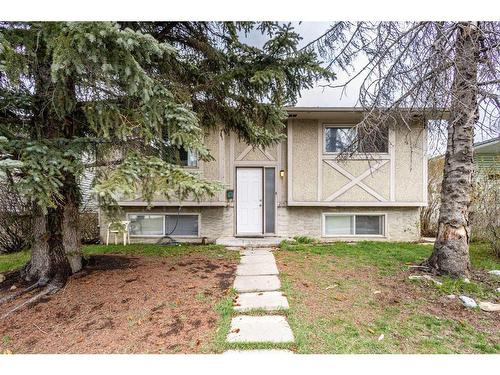 211 Marlyn Place Ne, Calgary, AB - Outdoor