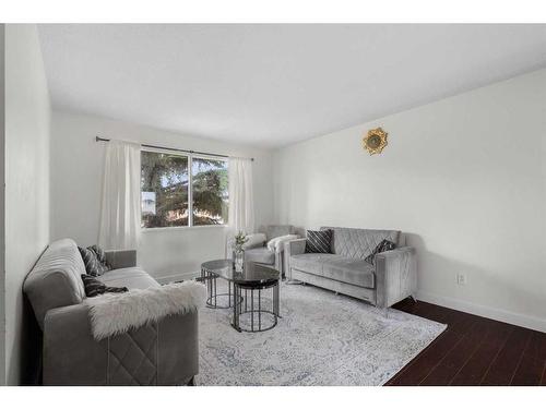 211 Marlyn Place Ne, Calgary, AB - Indoor Photo Showing Living Room