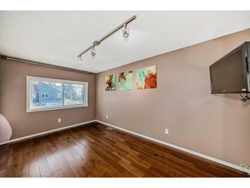 8-4769 Hubalta Road Se, Calgary, AB - Indoor Photo Showing Other Room