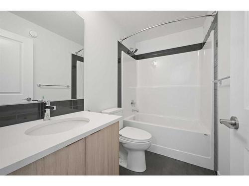 20146 45 Street Se, Calgary, AB - Indoor Photo Showing Bathroom