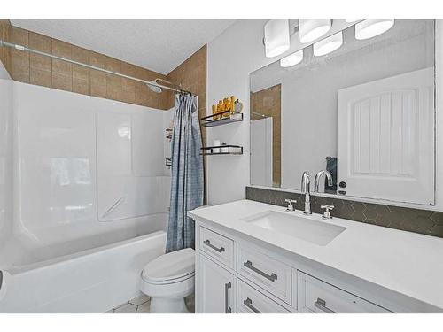 224 Auburn Sound View Se, Calgary, AB - Indoor Photo Showing Bathroom