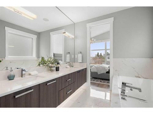 1428 27 Street Sw, Calgary, AB - Indoor Photo Showing Bathroom