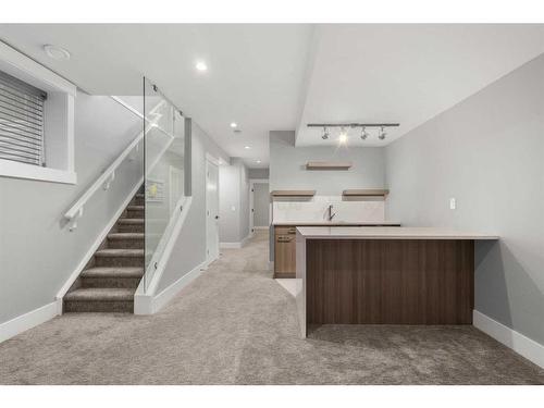 1428 27 Street Sw, Calgary, AB - Indoor