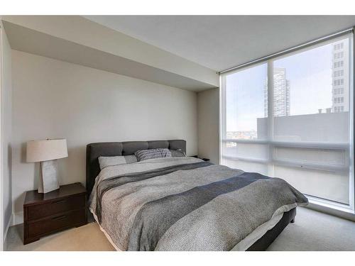 604-1111 10 Street Sw, Calgary, AB - Indoor Photo Showing Bedroom