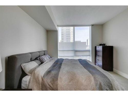 604-1111 10 Street Sw, Calgary, AB - Indoor Photo Showing Bedroom