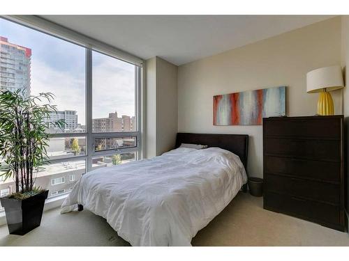 604-1111 10 Street Sw, Calgary, AB - Indoor Photo Showing Bedroom