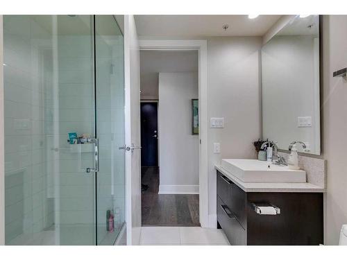 604-1111 10 Street Sw, Calgary, AB - Indoor Photo Showing Bathroom