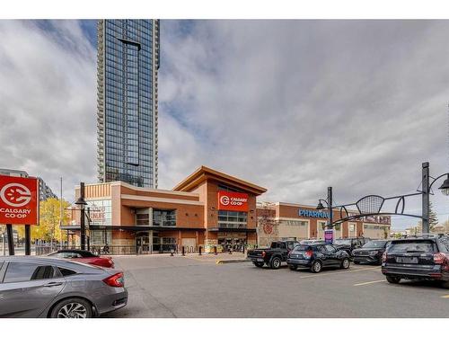 604-1111 10 Street Sw, Calgary, AB - Outdoor With Balcony