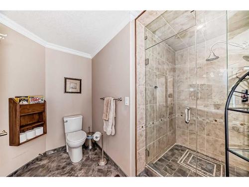 1139 20 Avenue Nw, Calgary, AB - Indoor Photo Showing Bathroom