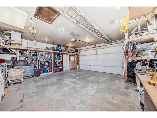 1139 20 Avenue Nw, Calgary, AB - Indoor Photo Showing Garage